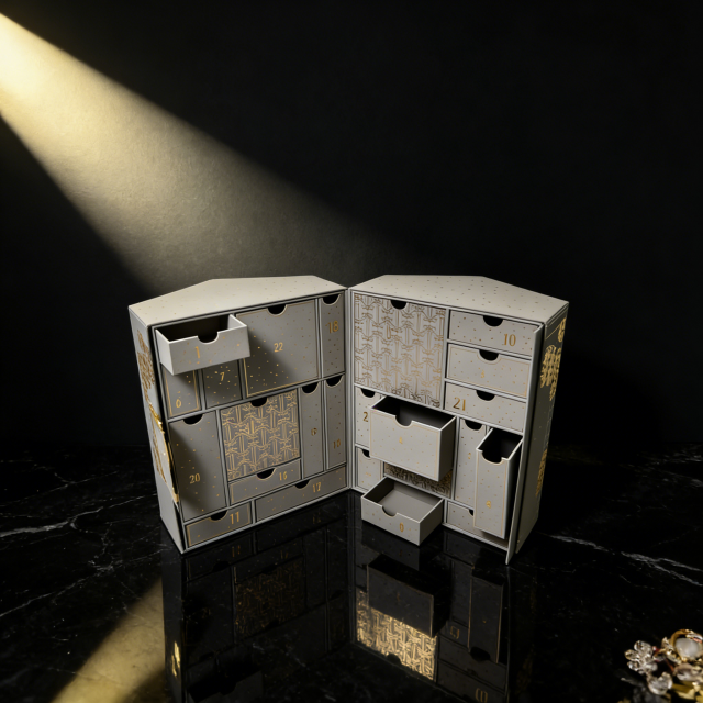 Minimalist Specialty Paper Gift Box White Gift Box,Sleek White Specialty Paper Gift Box Book Type With Metal Nameplate