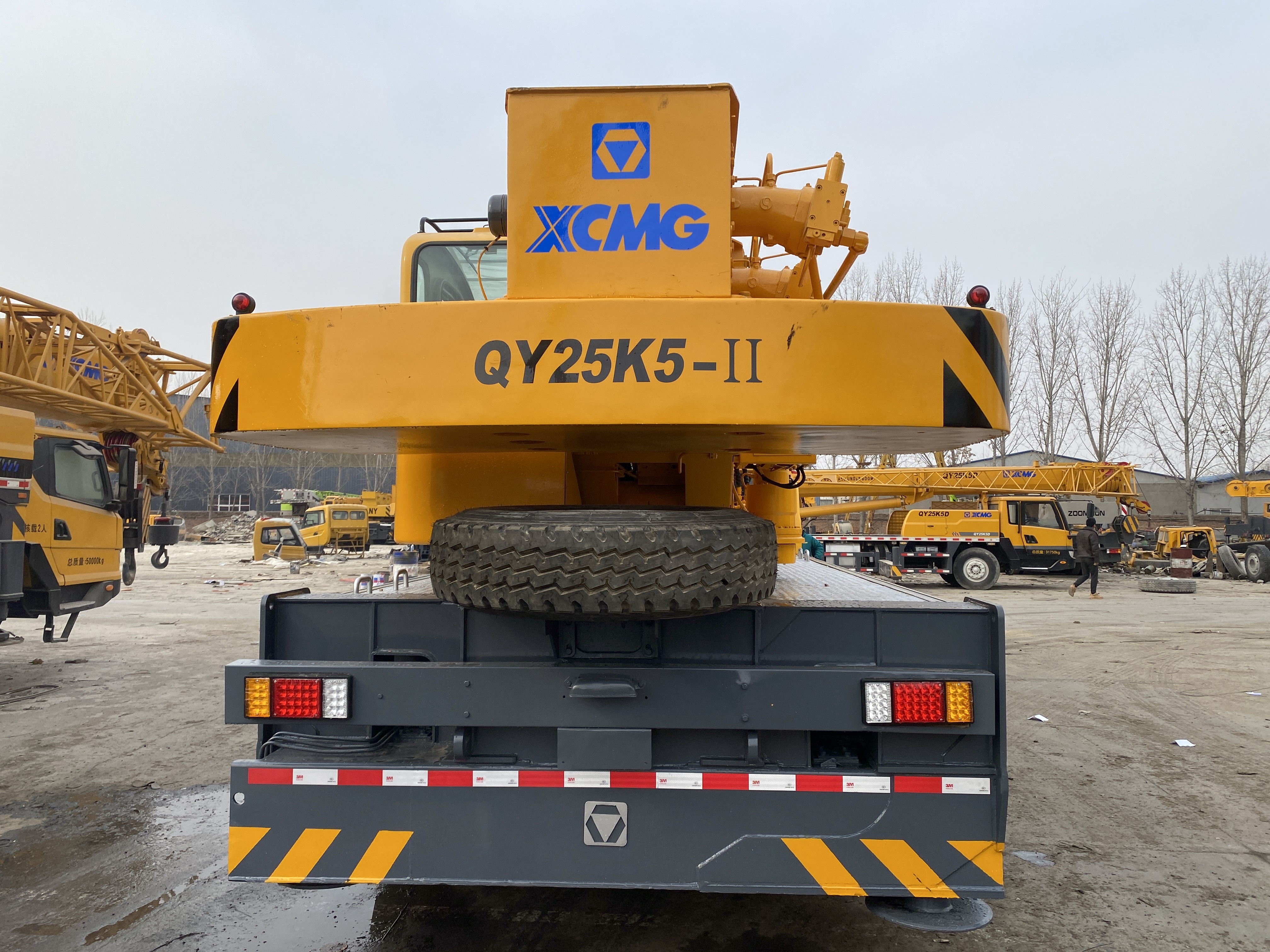 XCMG 25 ton truck crane