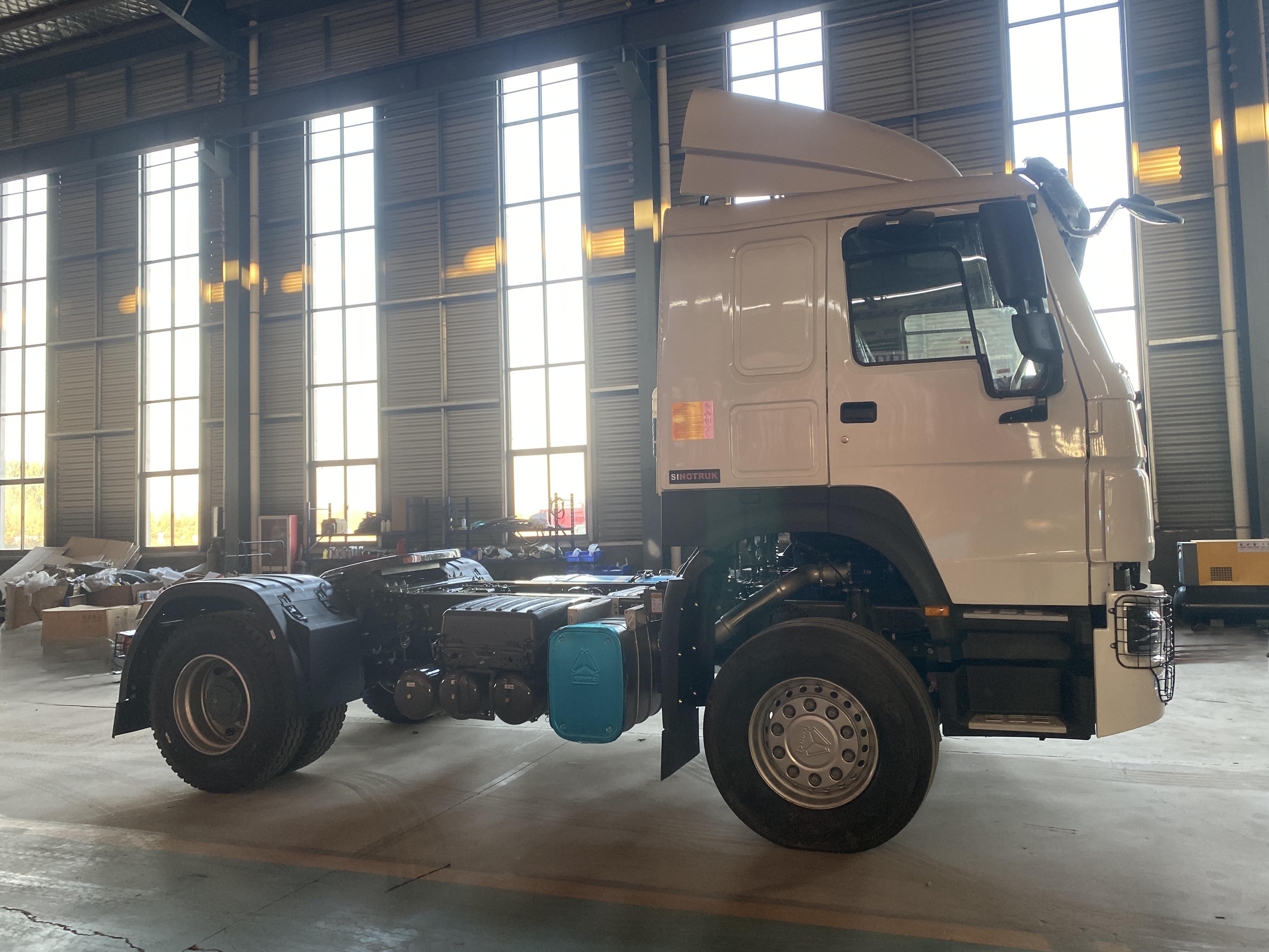 China National Heavy Duty Truck Group's HOWO 4 × 2 400 horsepower used maintenance tractor (white)