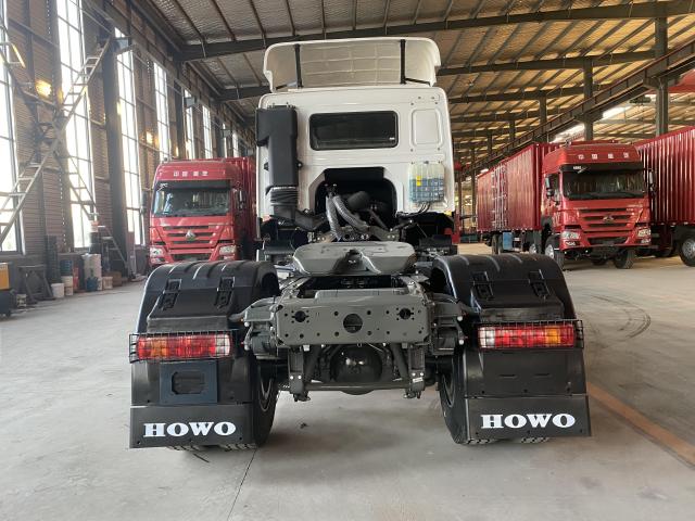 China National Heavy Duty Truck Group's HOWO 4 × 2 400 horsepower used maintenance tractor (white)