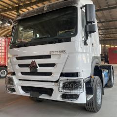 China National Heavy Duty Truck Group's HOWO 4 × 2 400 horsepower used maintenance tractor (white)