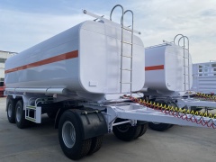 China National Heavy Duty Truck Group's Howo 6 × 4 371 horsepower fully trailer oil transport vehicle