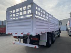 Sinotruk HOWO 400-horsepower 6×4 white flatbed truck