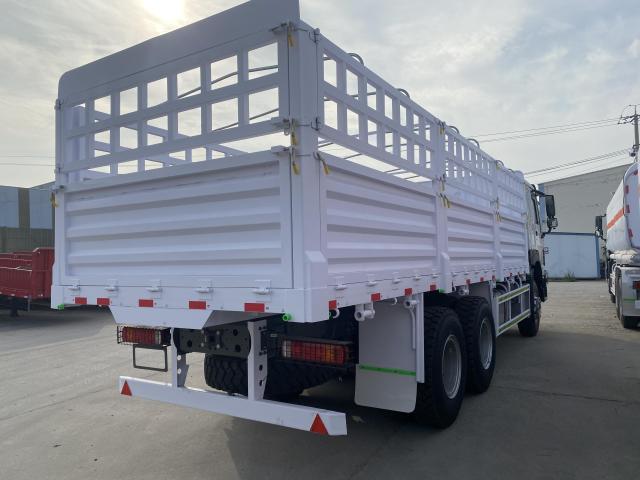 Sinotruk HOWO 400-horsepower 6×4 white flatbed truck