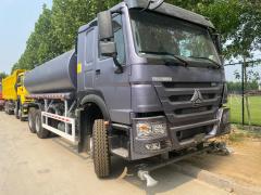 Brand New SINOTRUK HOWO 10 Wheels Oil Tanker Truck