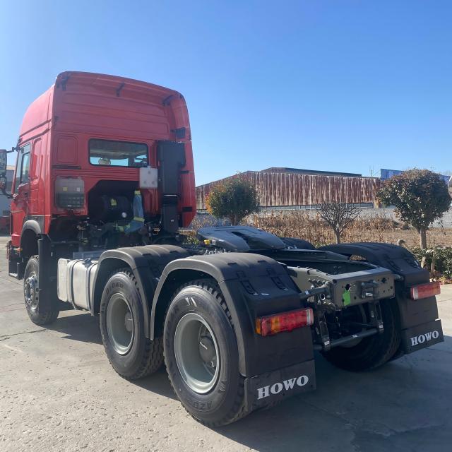 Groupement national chinois de camions lourds HOWO 6 × 4 371 chevaux, tracteur d'entretien d'occasion (rouge)