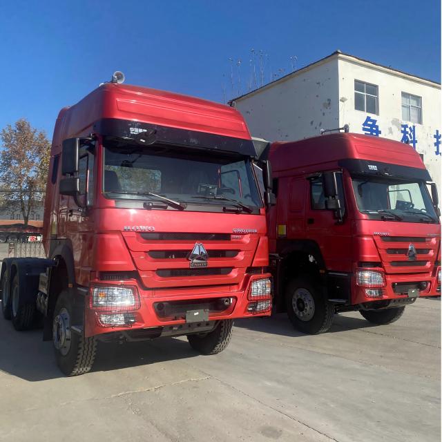 Groupement national chinois de camions lourds HOWO 6 × 4 371 chevaux, tracteur d'entretien d'occasion (rouge)