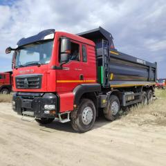 China National Heavy Duty Truck Group HOWO TX 8 × 4 Weichai 400 horsepower dump truck