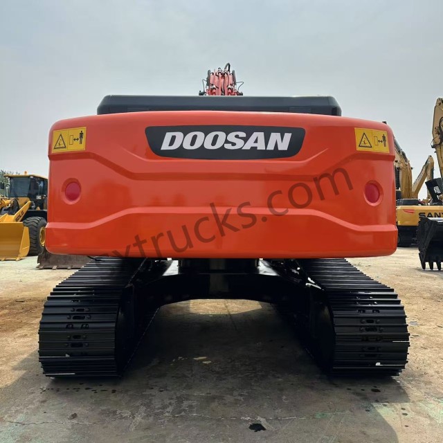 Doosan DX225LCA Medium Crawler Excavator