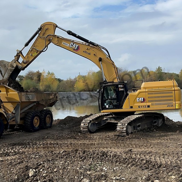 Caterpillar CAT 352 Large Hydraulic Excavator