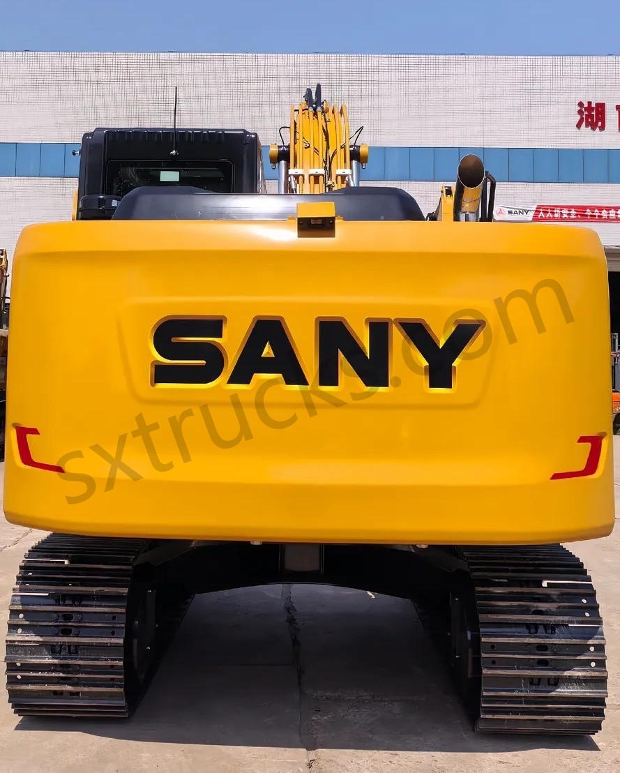 Pelle hydraulique moyenne SANY SY135C
