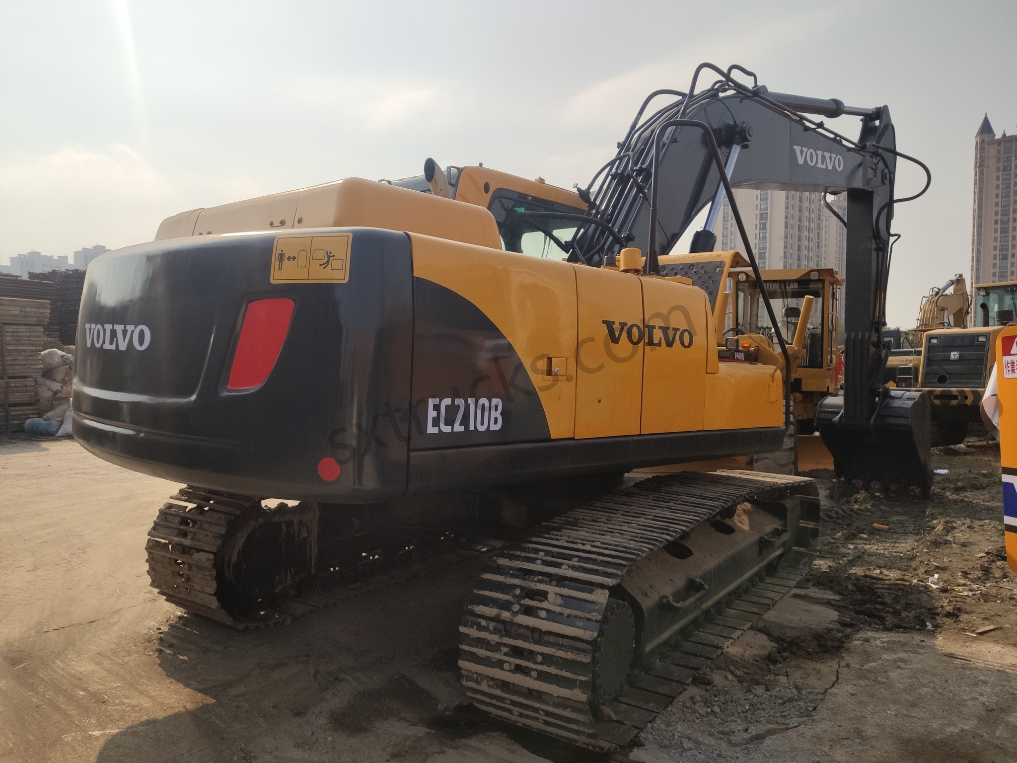 Volvo EC210B Crawler Excavator