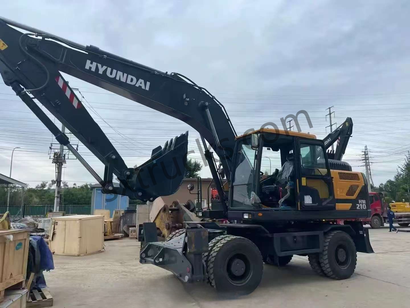 Pelle sur pneus Hyundai HW210