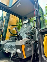 XCMG XE215G Excavator
