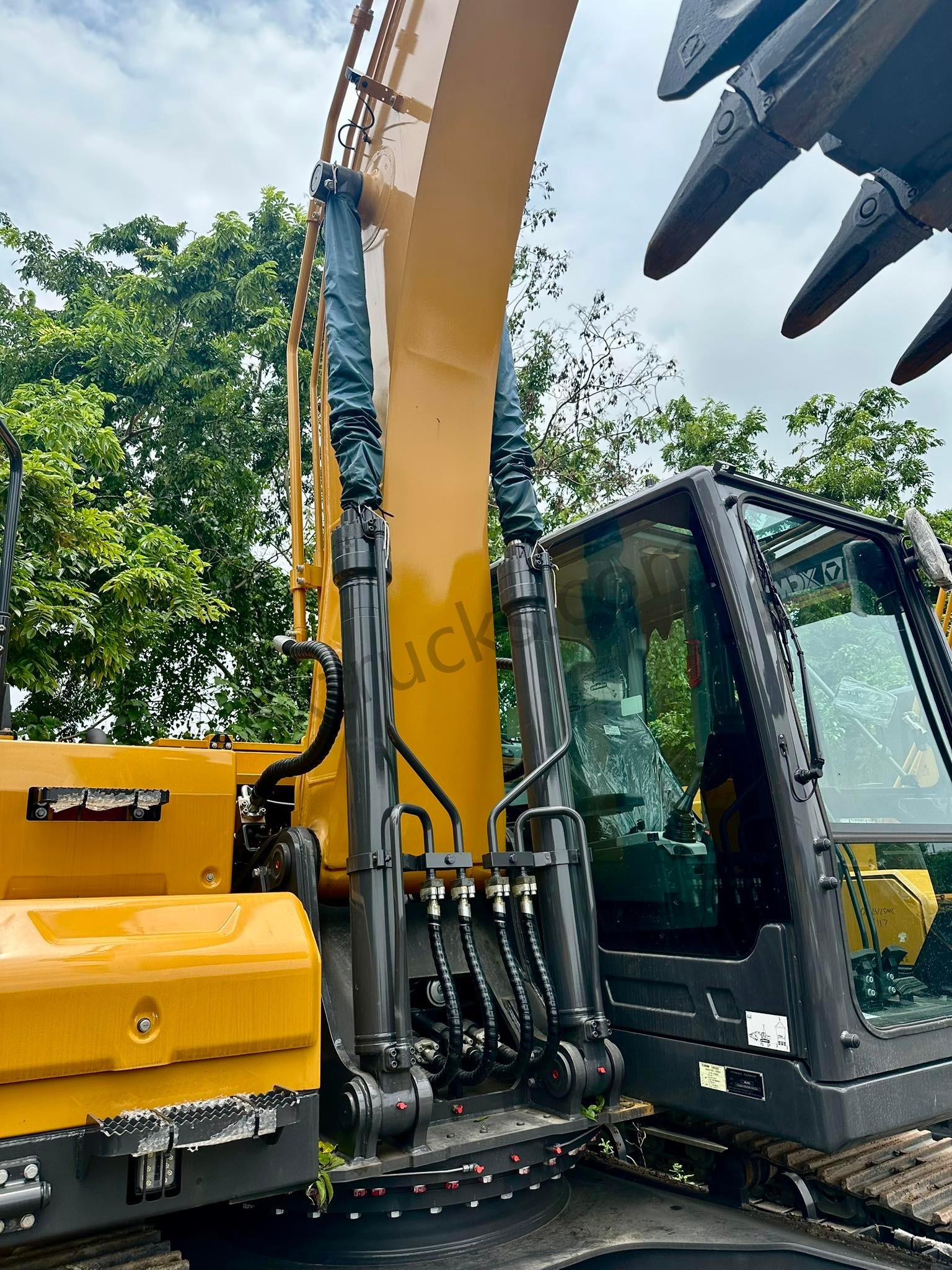 XCMG XE215G Excavator