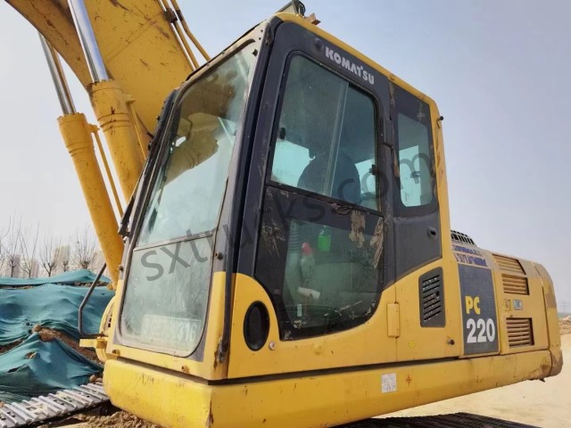 Komatsu PC220 Hydraulic Crawler Excavator