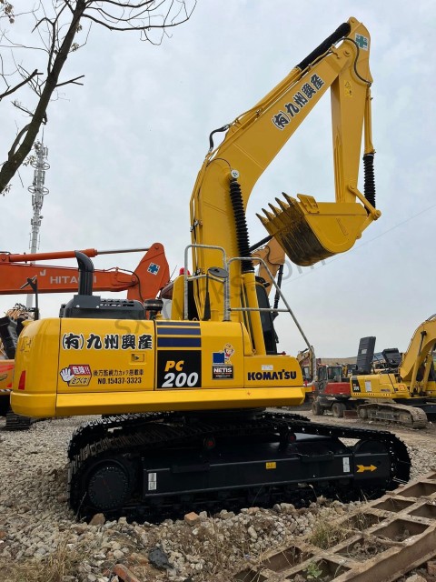 Komatsu PC200 Hydraulic Excavator