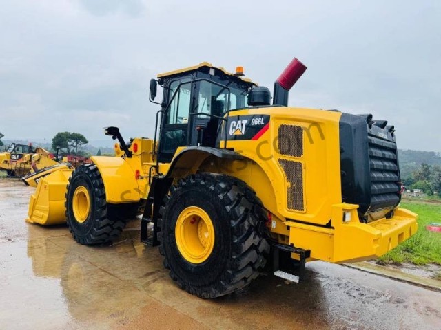 Caterpillar (CAT) 966L Medium Wheel Loader