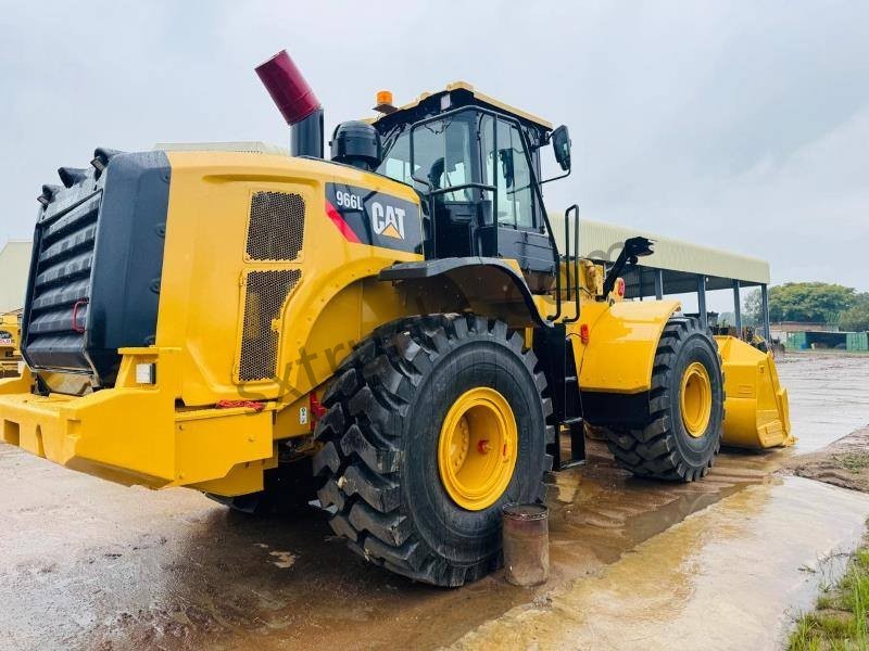 Caterpillar (CAT) 966L Medium Wheel Loader
