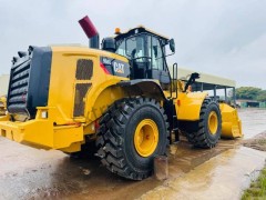 Caterpillar (CAT) 966L Medium Wheel Loader
