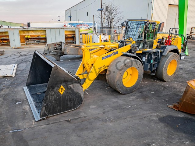 Komatsu WA475-11 Wheel Loader
