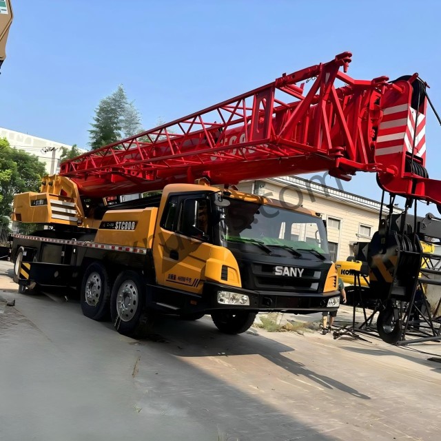 Grue sur camion SANY STC800