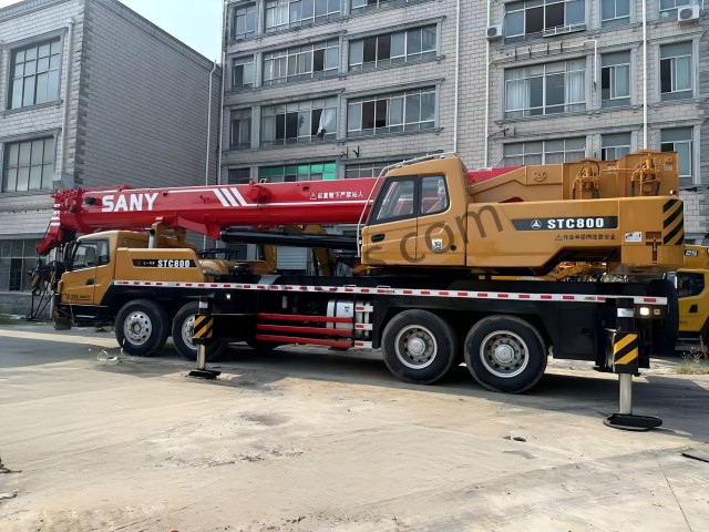 Grue sur camion SANY STC800