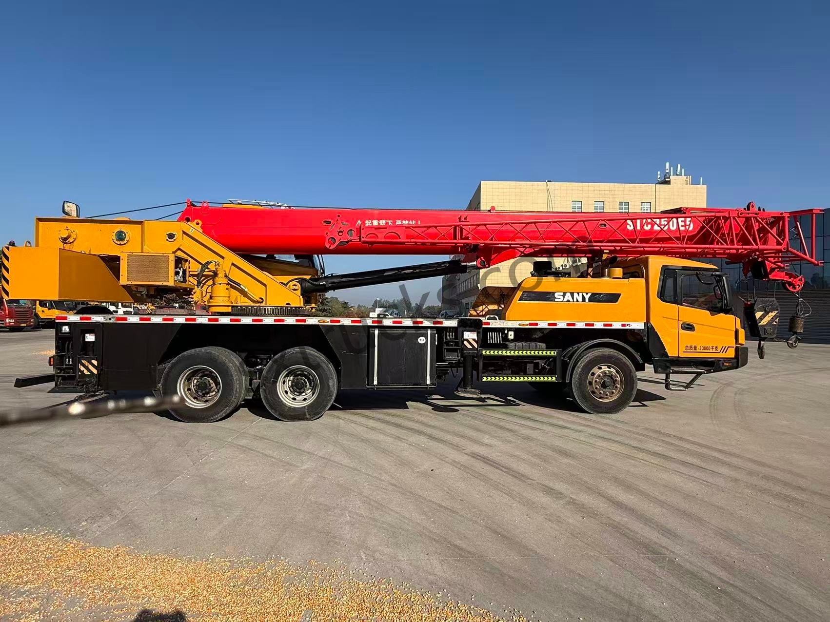 Grue sur camion SANY STC250H
