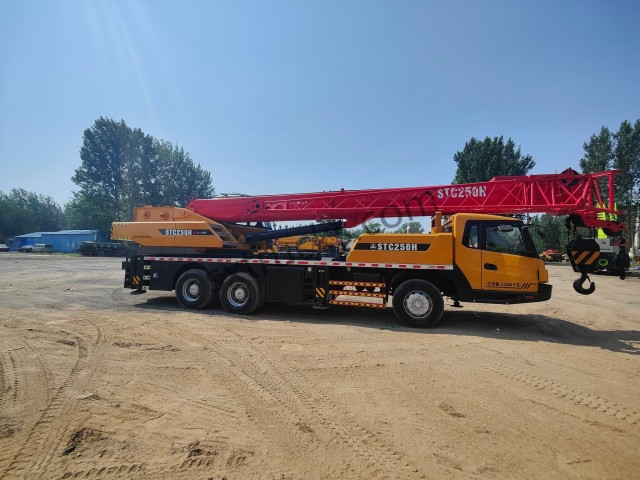 Grue sur camion SANY STC250H