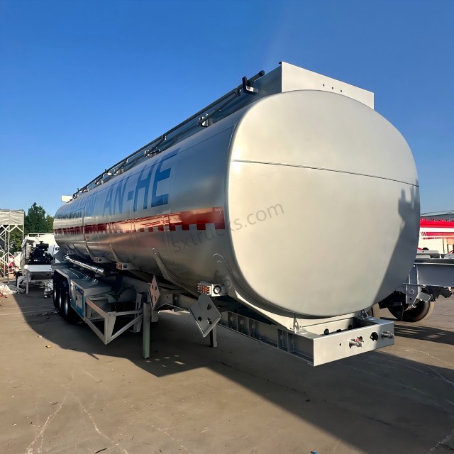 3-Axle Carbon Steel Fuel Tank Semi-Trailer（45m³）