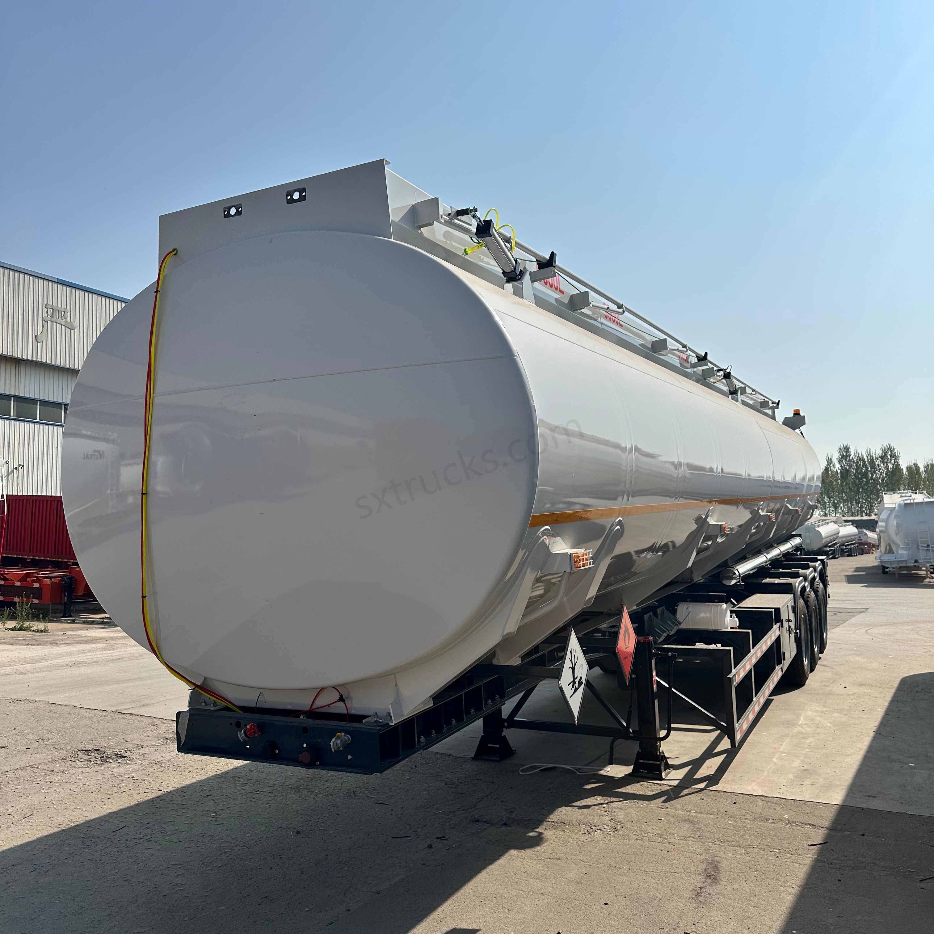 90000L 3-Axle Fuel Tanker Semi-Trailer