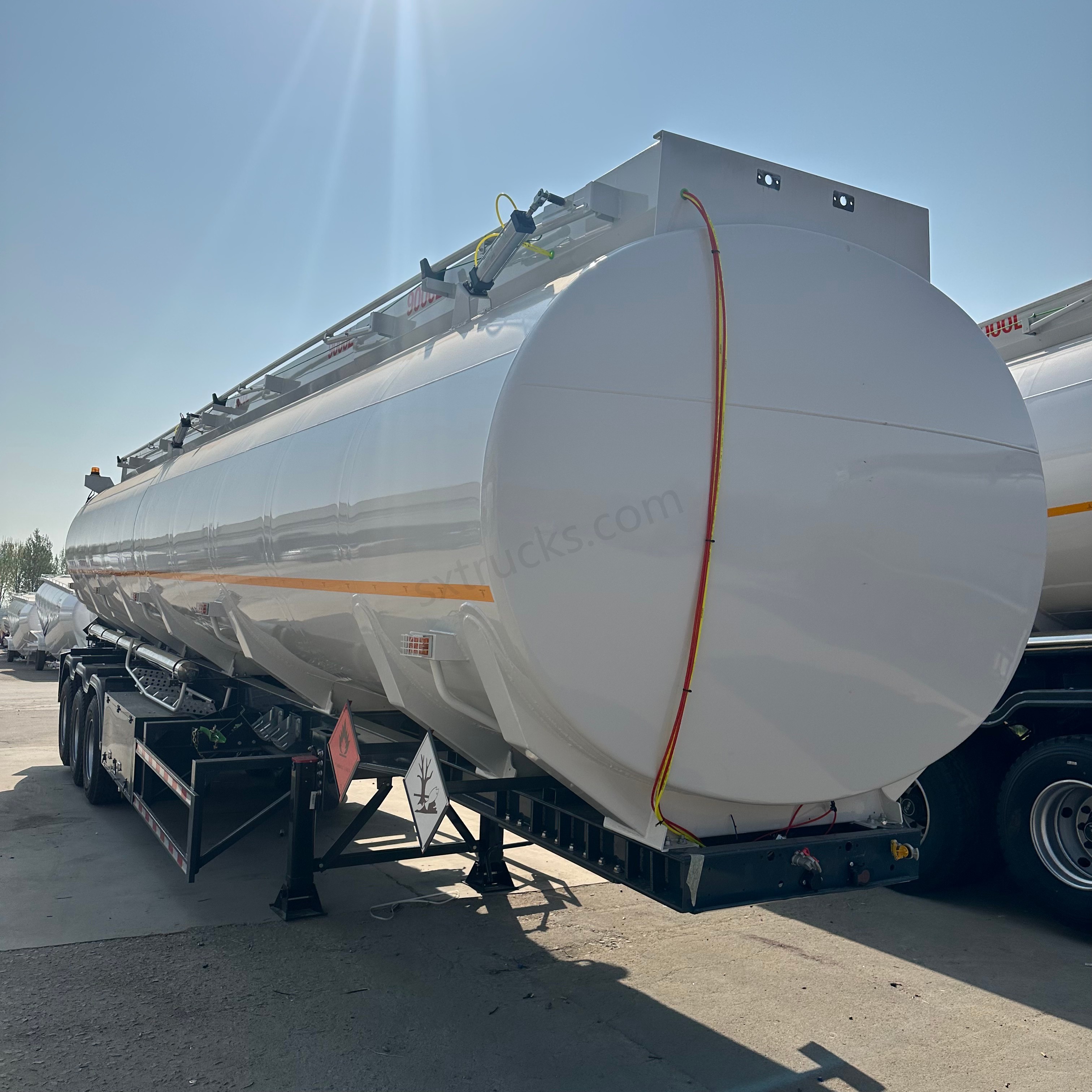 90000L 3-Axle Fuel Tanker Semi-Trailer