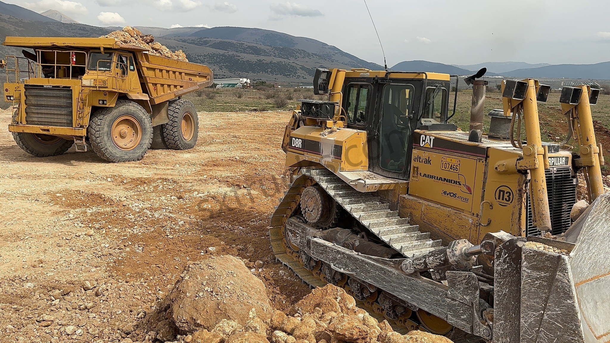 Caterpillar D8R Bulldozer