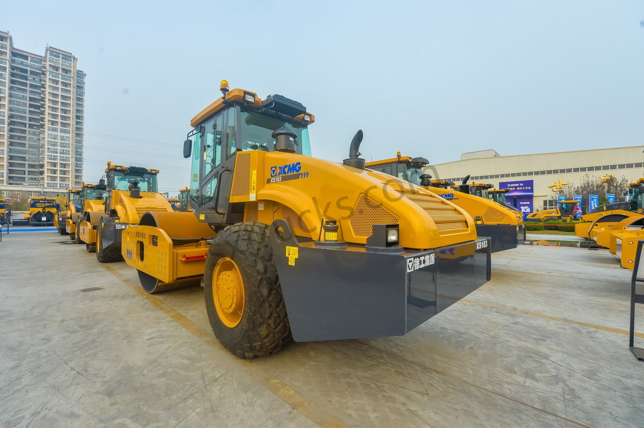XCMG XS183 Single Drum Vibratory Road Roller