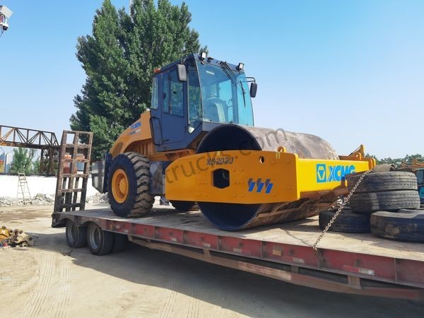 XCMG XS202J Single Drum Vibratory Roller