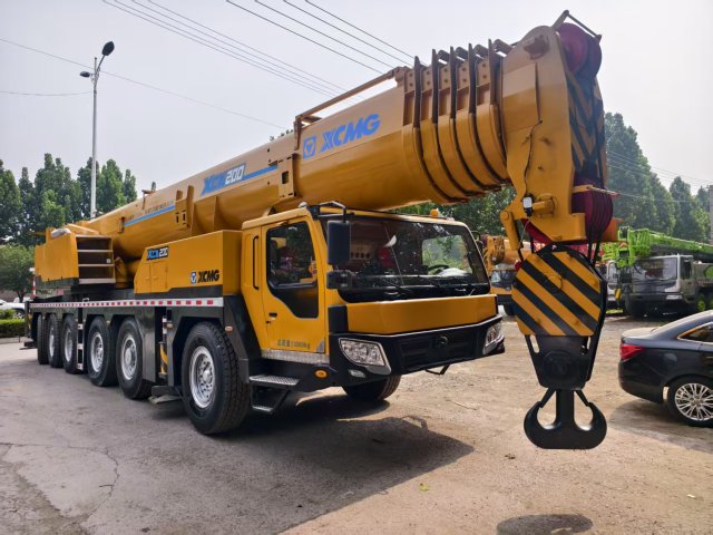 XCMG XCA200 All Terrain Crane