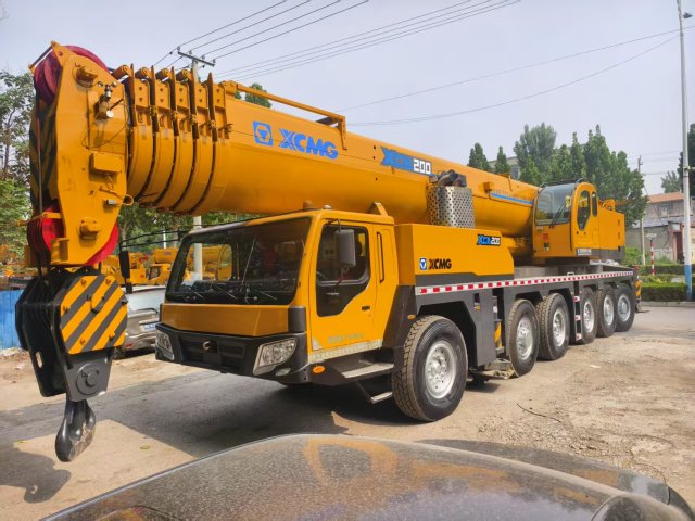 XCMG XCA200 All Terrain Crane