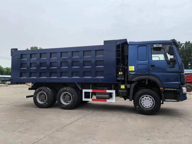 SINOTRUK HOWO 371 Dump Truck