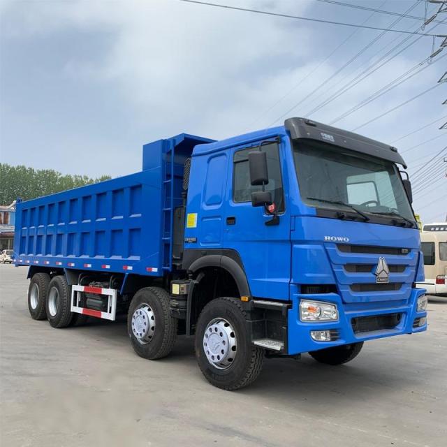 China National Heavy Duty Truck Group's flagship 8×4 371 horsepower second-hand reconditioned dump truck (blue color)