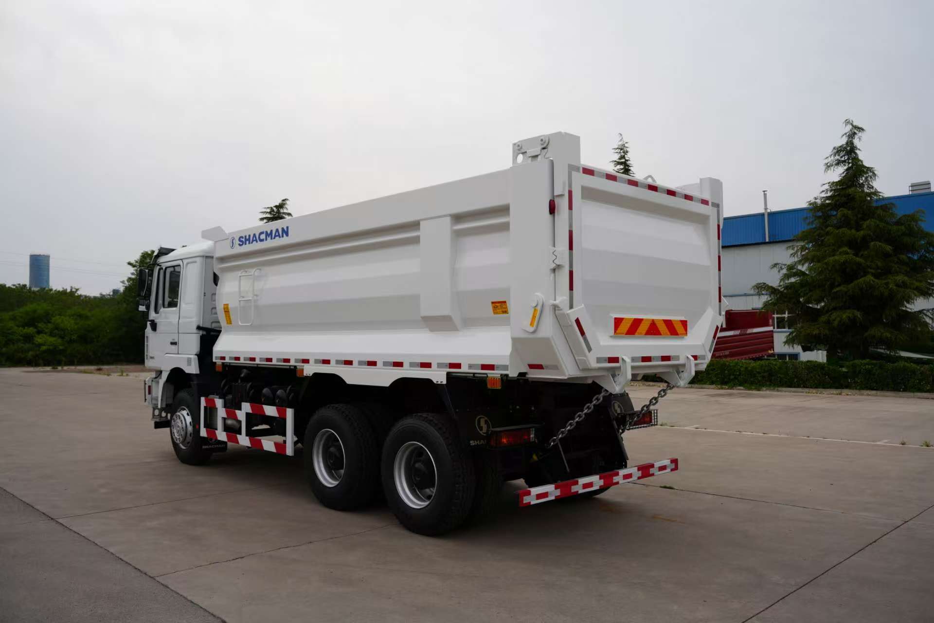 SHACMAN F3000 flagship 6×4 325 horsepower second-hand reconditioned dump truck (white color)