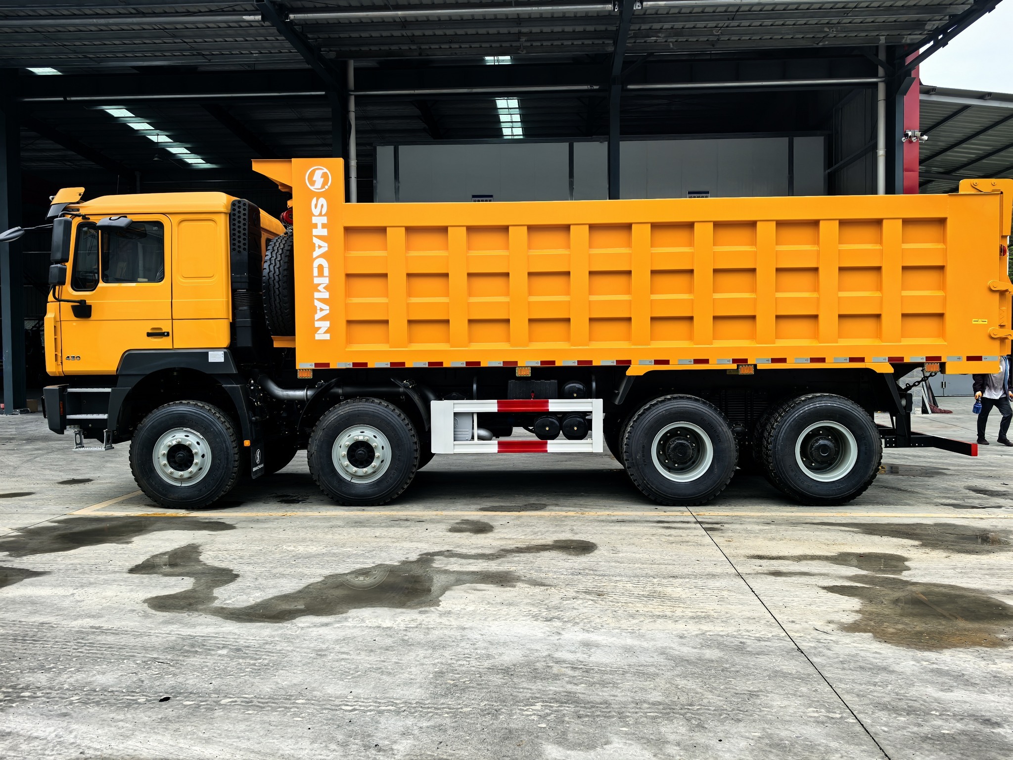 SHACMAN F3000 Flagship 8×4 325HP Second-Hand Reconditioned Dump Truck