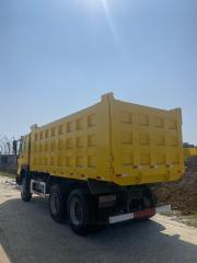 SINOTRUK HOWO 371HP 6×4 Dump/Tipper Truck (Yellow)