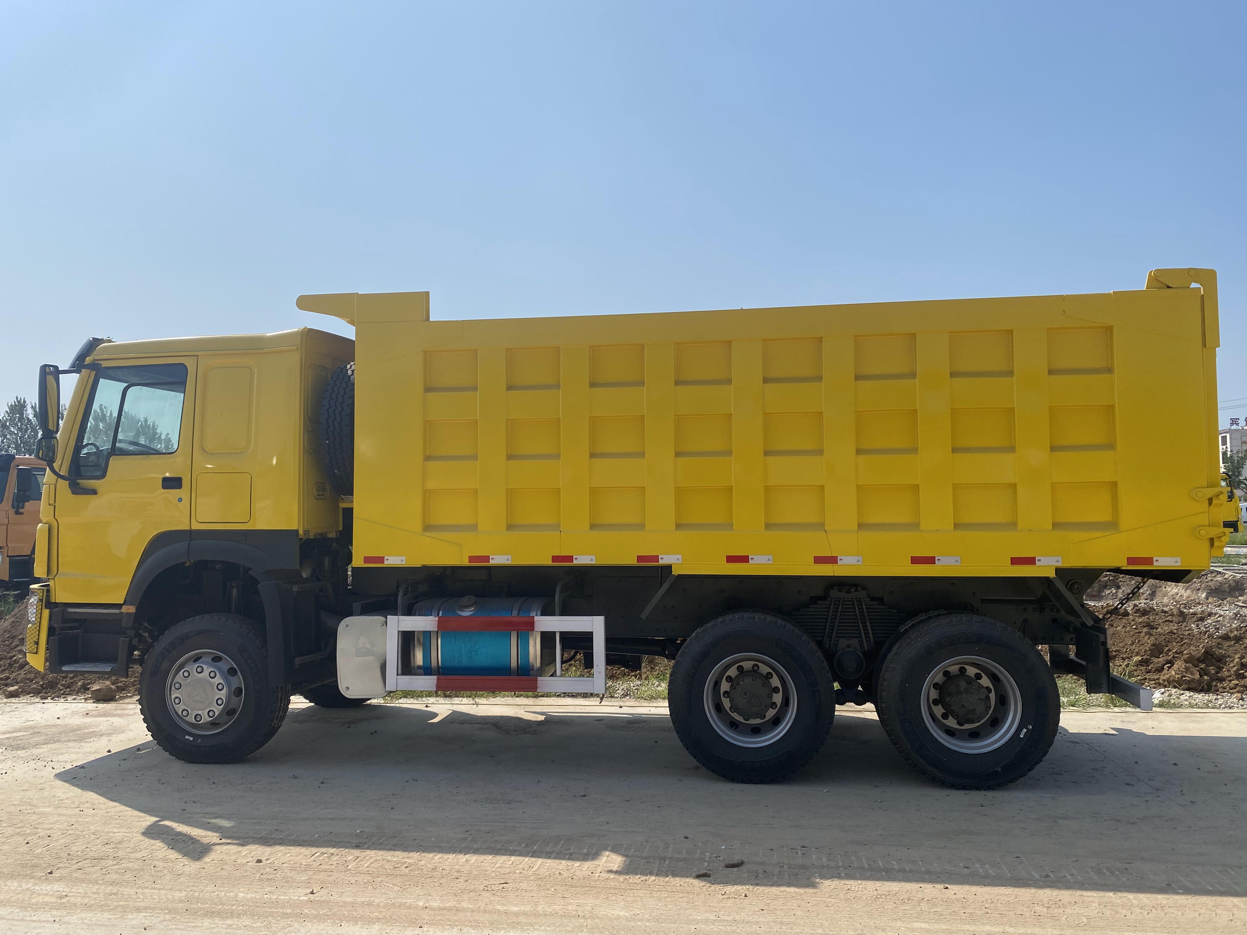 SINOTRUK HOWO 371HP 6×4 Dump/Tipper Truck (Yellow)