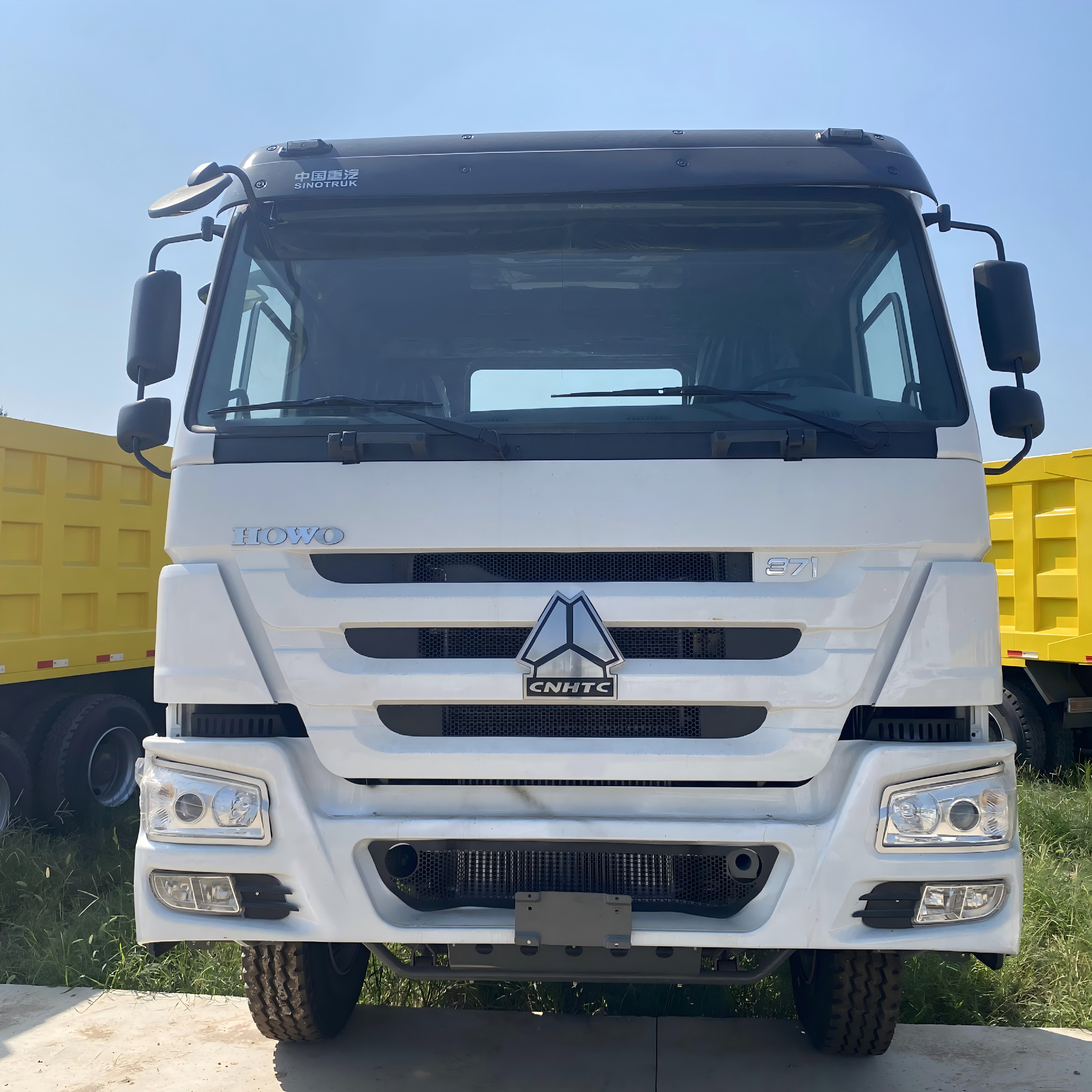 SINOTRUK HOWO 371HP 6×4 Tractor Truck for Dump Trailer (White)