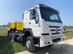SINOTRUK HOWO 371HP 6×4 Tractor Truck for Dump Trailer (White)