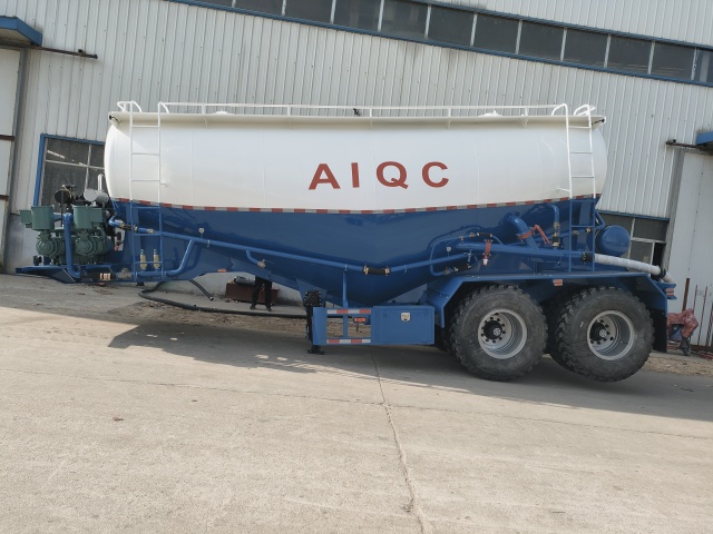 AIQC 40m³ 2-Axle Bulk Cement Tanker Semi-Trailer (Blue & White)