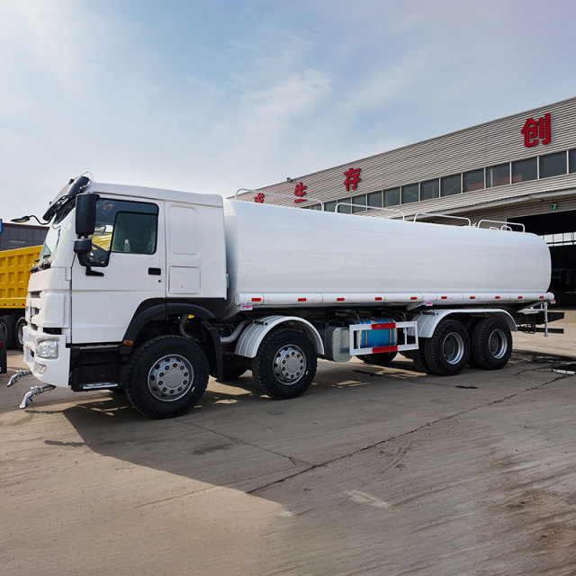 Howo Sprinkler Water Tank Truck