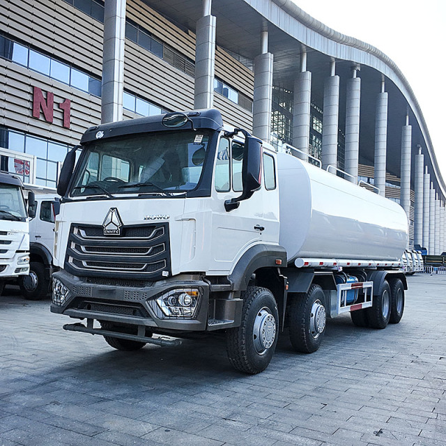 HOWO NX 8X4 Water Tank Truck