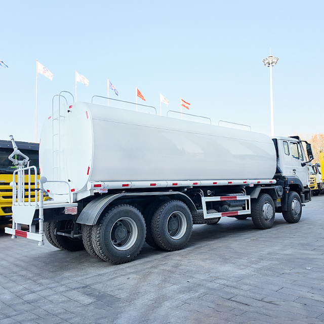 HOWO NX 8X4 Water Tank Truck