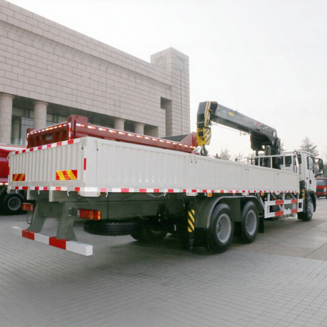 HOWO T5G 6X4 Crane Truck